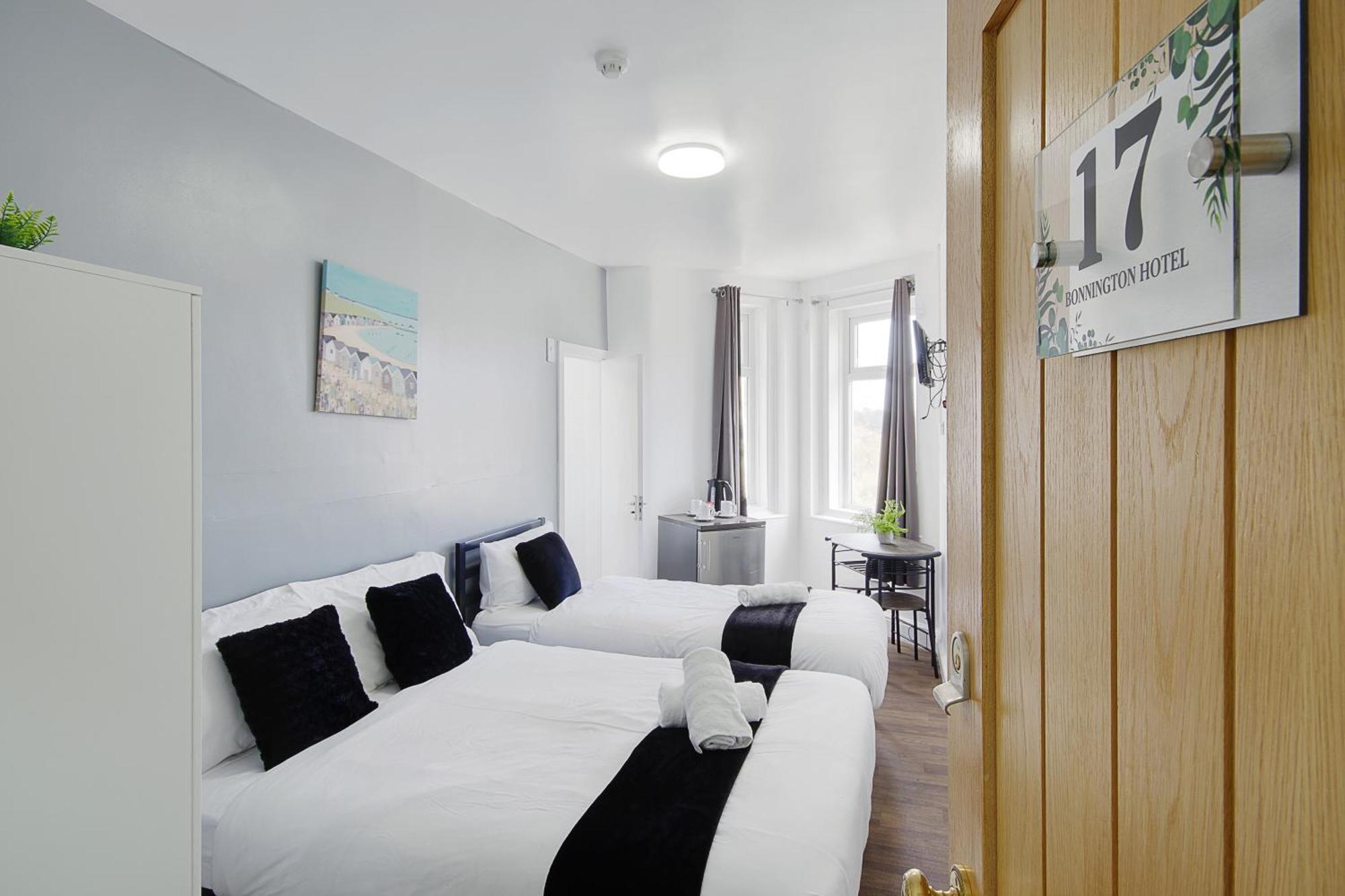 Azure Beach Hotel Bournemouth Eksteriør billede
